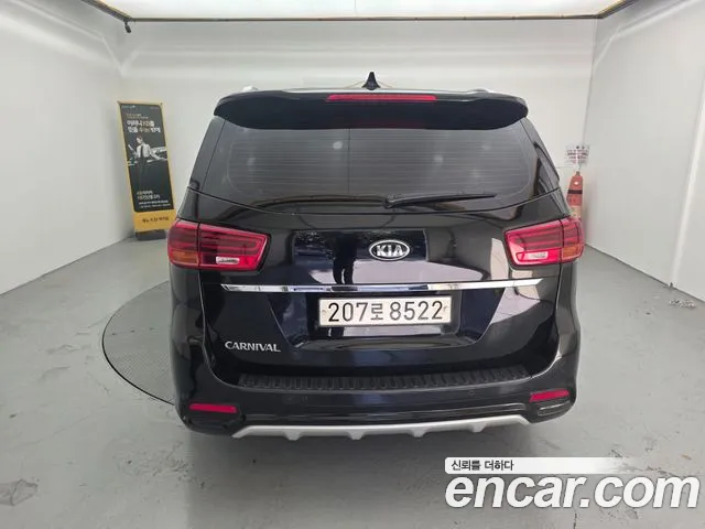 Kia Carnival 2019 thumb 4