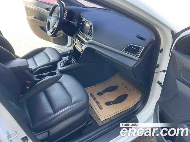 Hyundai Avante 2016 thumb 12