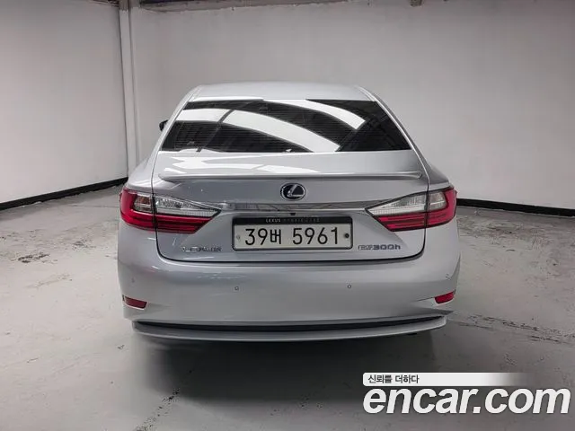 Lexus ES 2016 thumb 4