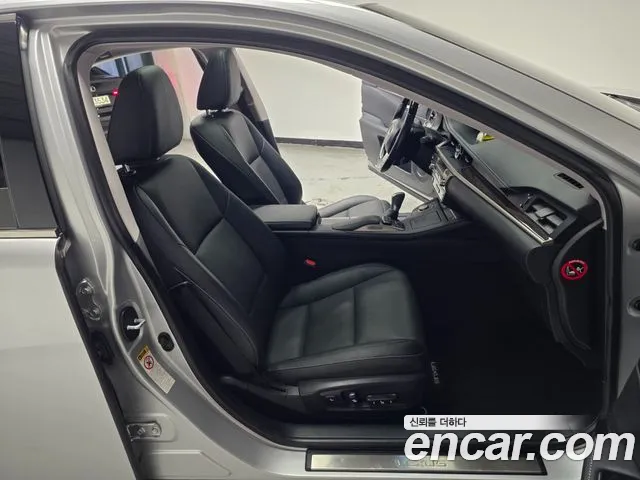 Lexus ES 2016 thumb 10