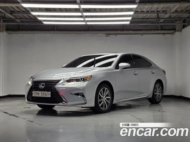 Lexus ES 2016 thumb 11