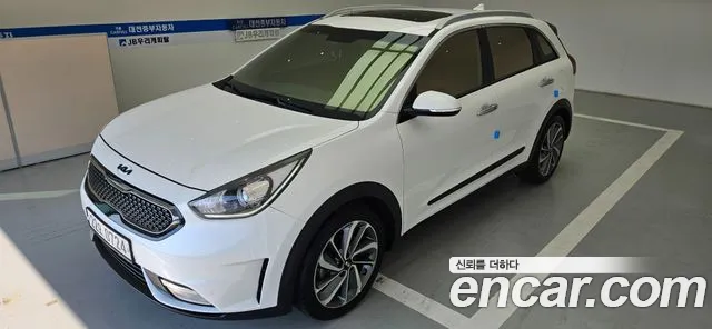 Kia Niro 2016 thumb 2