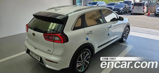 Kia Niro 2016 thumb 6