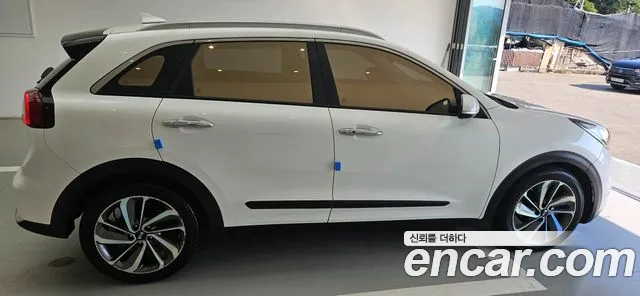 Kia Niro 2016 thumb 7