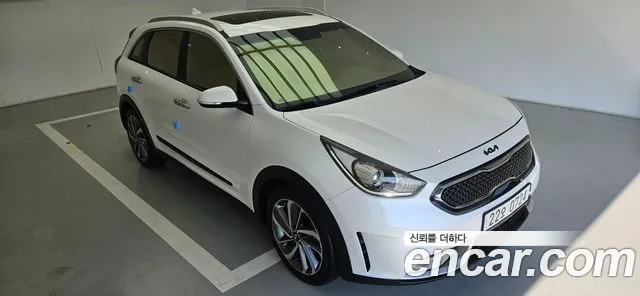 Kia Niro 2016 thumb 8