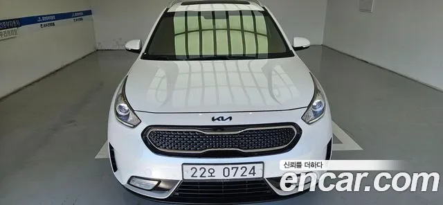 Kia Niro 2016 thumb 9