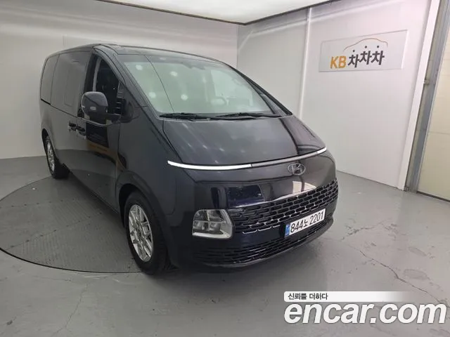Hyundai Staria 2024 thumb 5