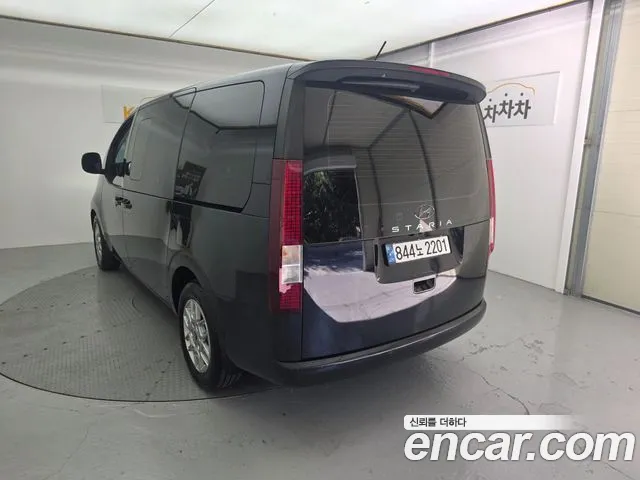 Hyundai Staria 2024 thumb 6