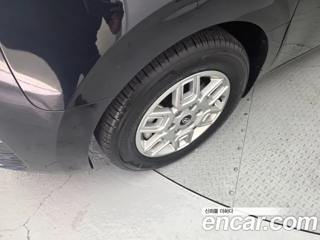 Hyundai Staria 2024 thumb 7