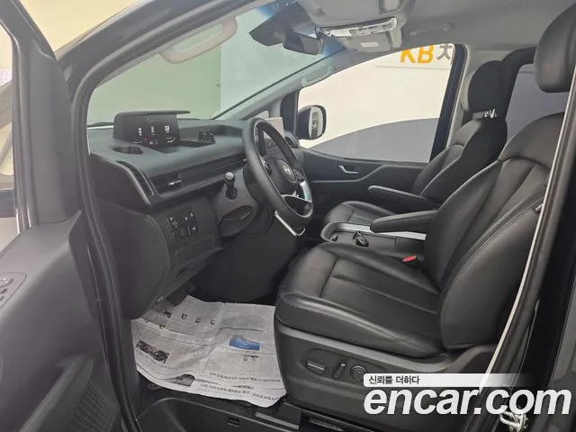 Hyundai Staria 2024 thumb 8