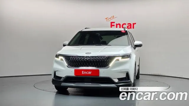 Kia Carnival 2021 thumb 3
