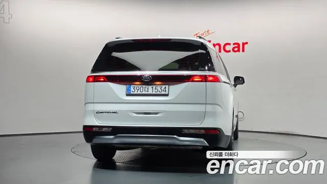 Kia Carnival 2021 thumb 4