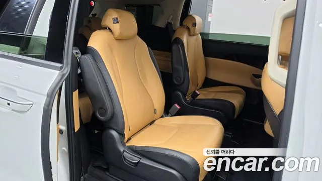 Kia Carnival 2021 thumb 11
