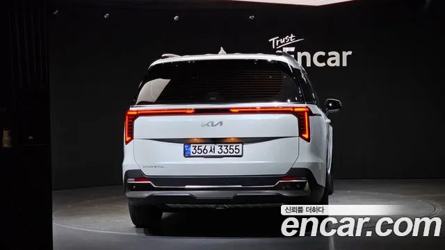 Kia Carnival 2024 thumb 4