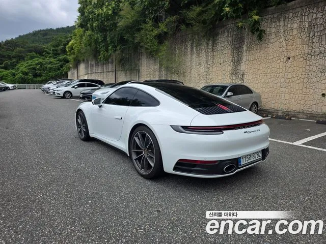 Porsche 911 2024 thumb 5