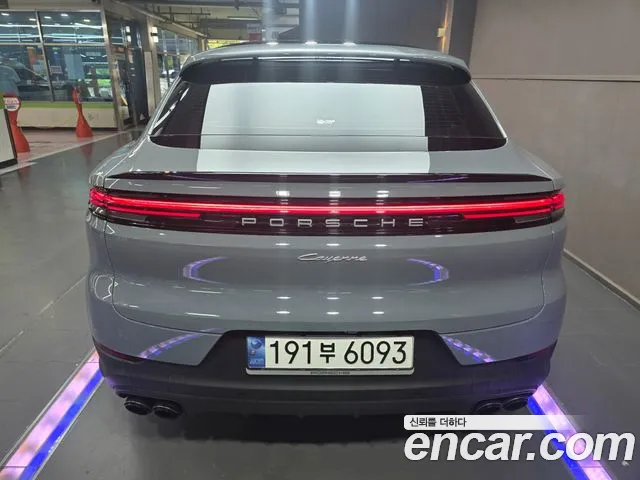 Porsche Cayenne 2024 thumb 4