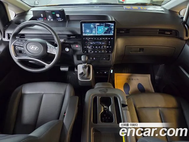 Hyundai Staria 2025 thumb 7