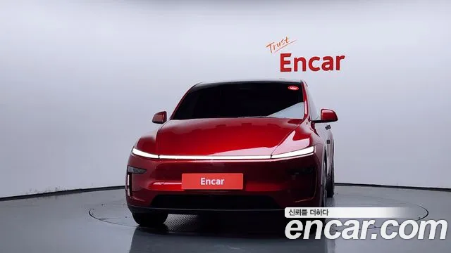Tesla Model Y 2025 thumb 3