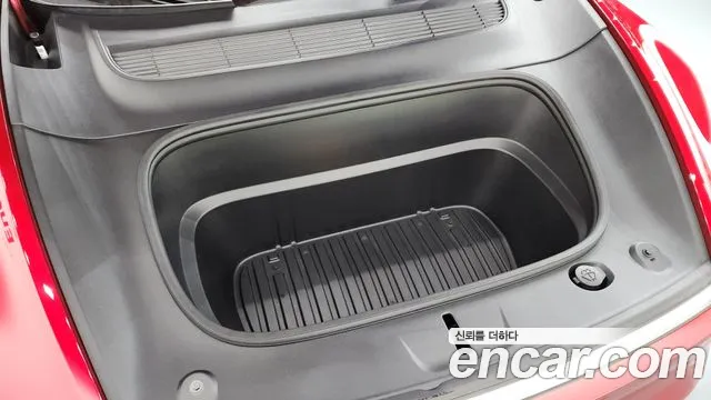 Tesla Model Y 2025 thumb 6