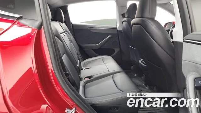 Tesla Model Y 2025 thumb 11