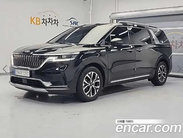 Kia Carnival 2021 thumb 2