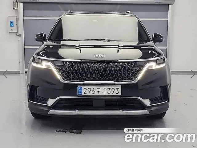 Kia Carnival 2021 thumb 3
