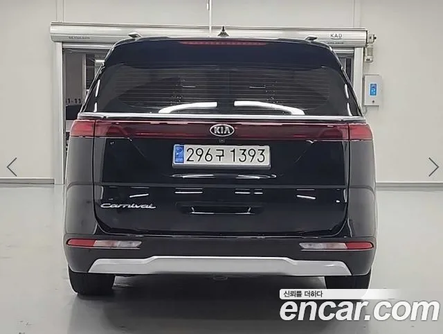 Kia Carnival 2021 thumb 4
