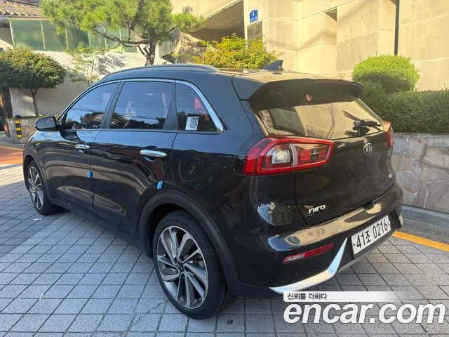 Kia Niro 2016 thumb 2