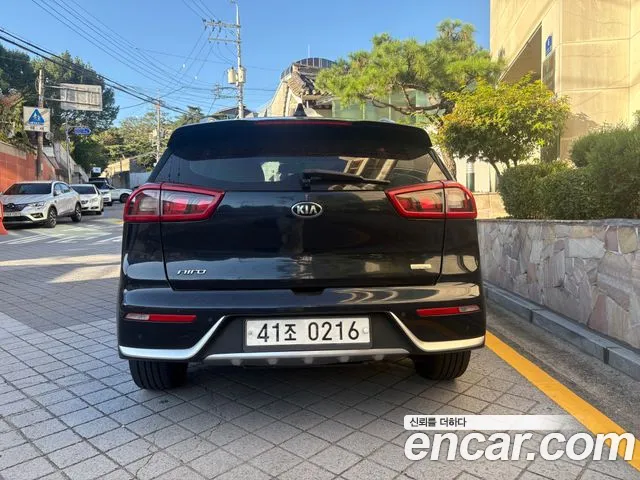Kia Niro 2016 thumb 4