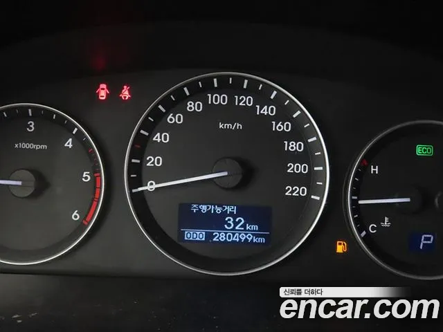 Hyundai Starex 2018 thumb 8
