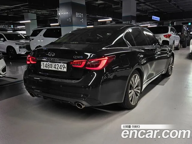 Infiniti Q50 2018 thumb 4