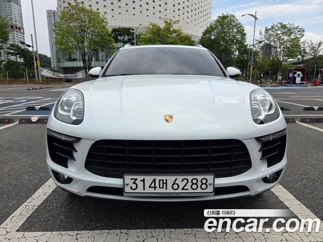 Porsche Macan 2017 thumb 3