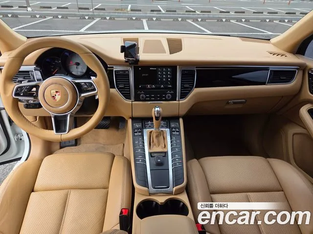 Porsche Macan 2017 thumb 7