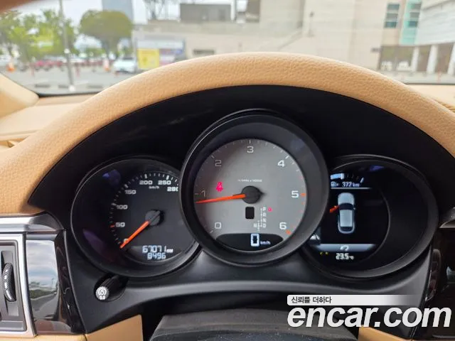 Porsche Macan 2017 thumb 8