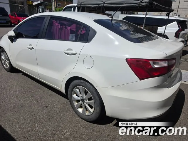 Kia Pride 2015 thumb 3
