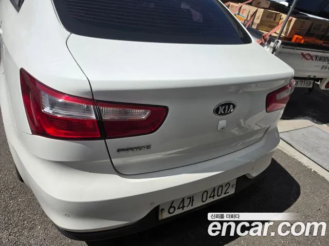 Kia Pride 2015 thumb 7