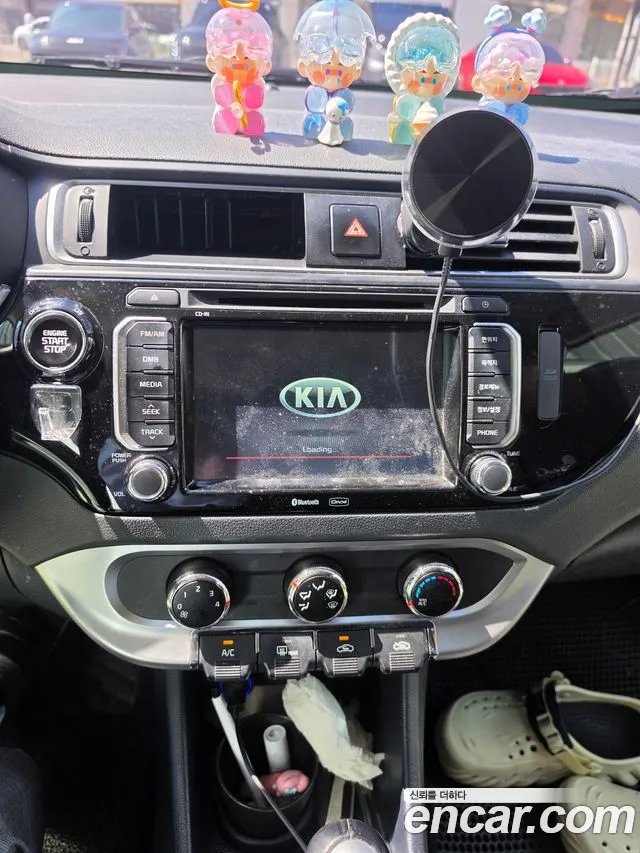 Kia Pride 2015 thumb 10