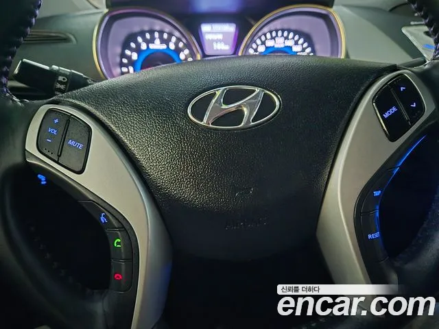Hyundai Avante 2010 thumb 5