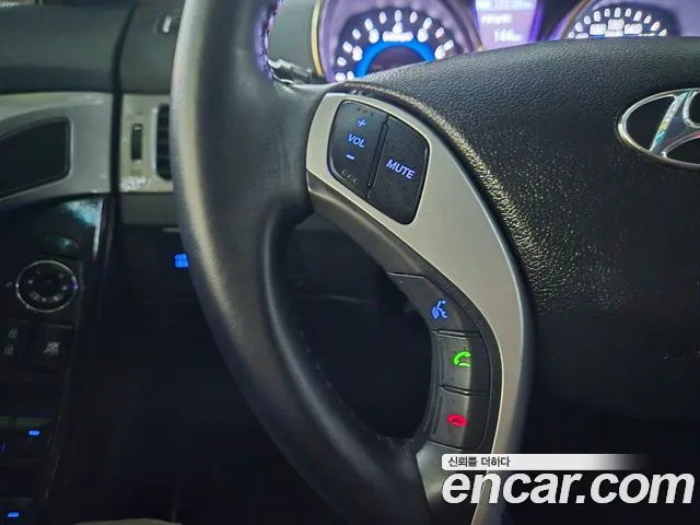 Hyundai Avante 2010 thumb 6