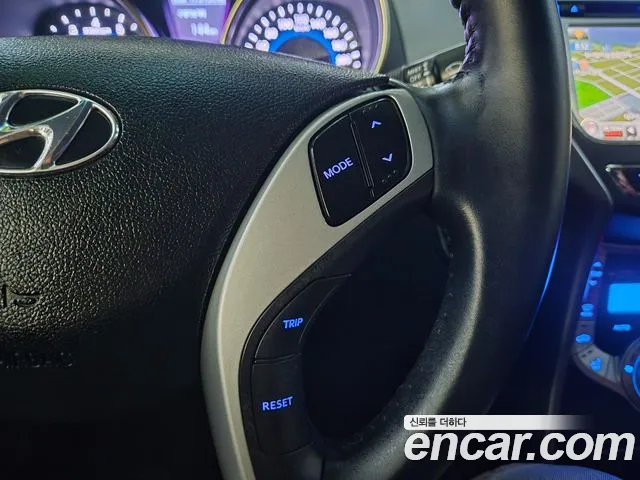 Hyundai Avante 2010 thumb 7