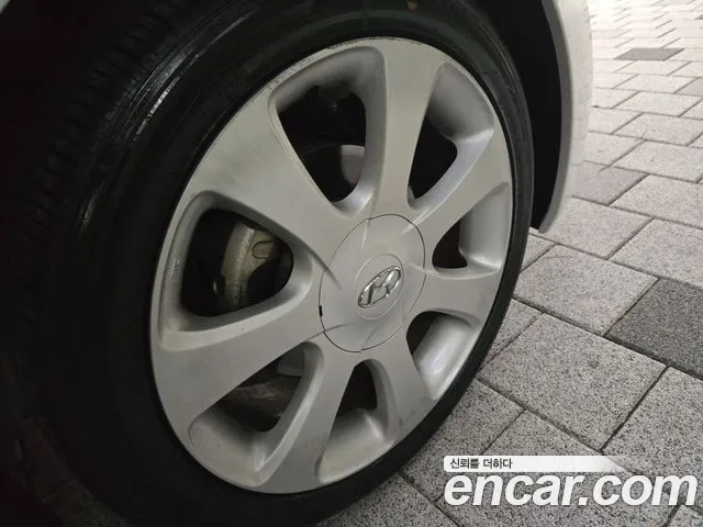 Hyundai Avante 2010 thumb 10