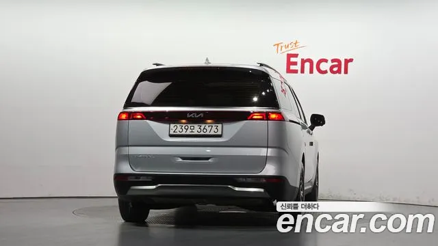 Kia Carnival 2021 thumb 4