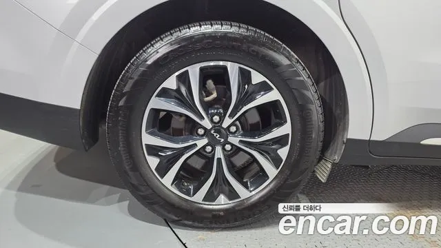 Kia Carnival 2021 thumb 5