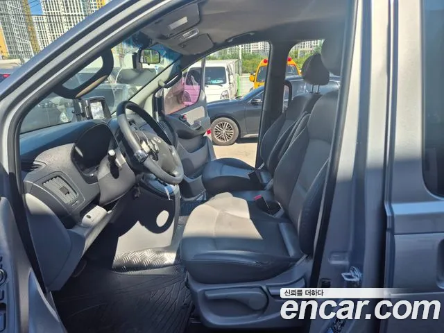 Hyundai Starex 2011 thumb 9