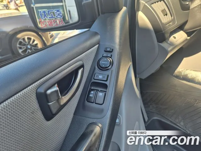 Hyundai Starex 2011 thumb 10