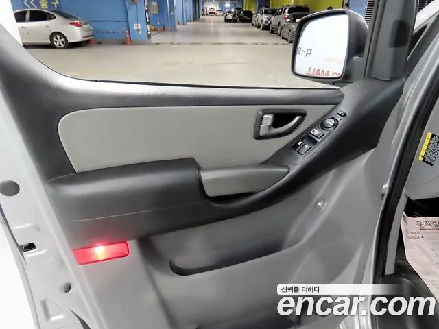 Hyundai Starex 2017 thumb 9