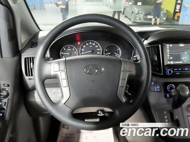 Hyundai Starex 2017 thumb 10
