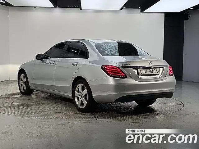 Mercedes-Benz C-Класс 2017 thumb 3