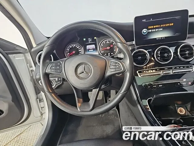Mercedes-Benz C-Класс 2017 thumb 8