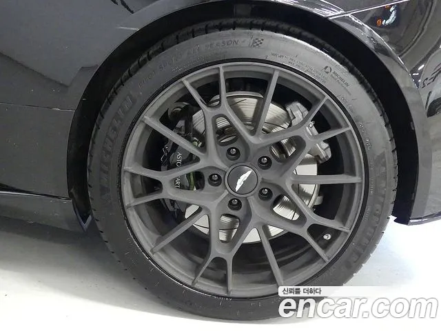 Astonmartin DB11 2022 thumb 4